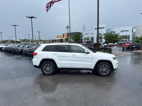 JEEP GRAND CHEROKEE 2018 1C4RJEBG1JC131885 image